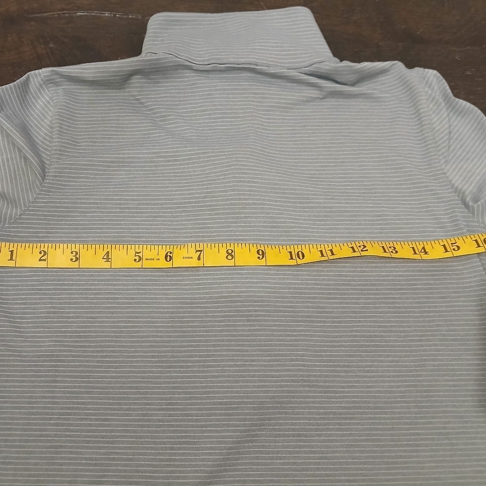 Under Armour Quarter Zip Fitted Grey Sweatshirt Women's Size: Small Athleisure - Picture 8 of 8